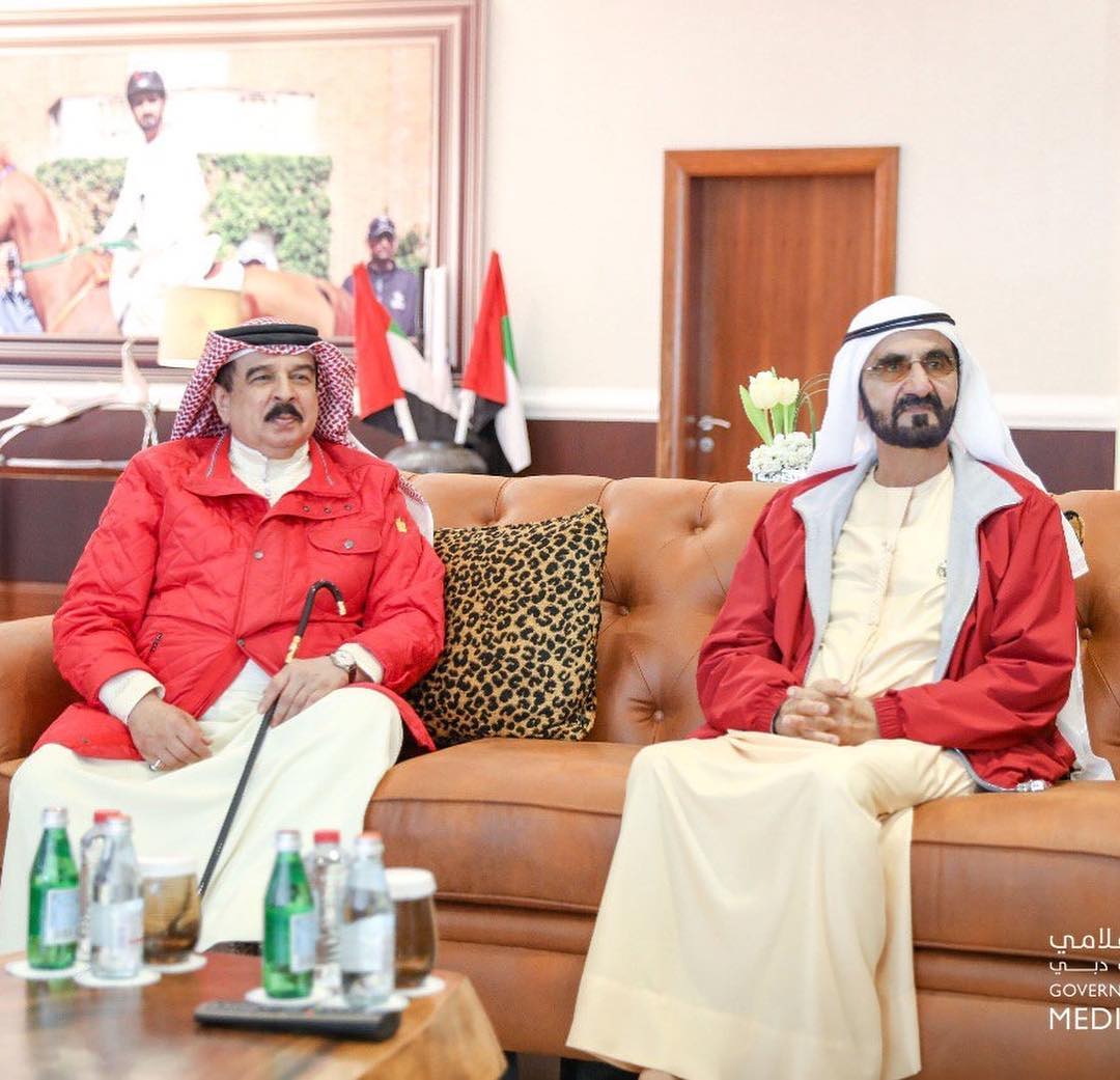 الشيخ محمد بن راشد مع ملك البحرين خلال تواجده فى المملكة