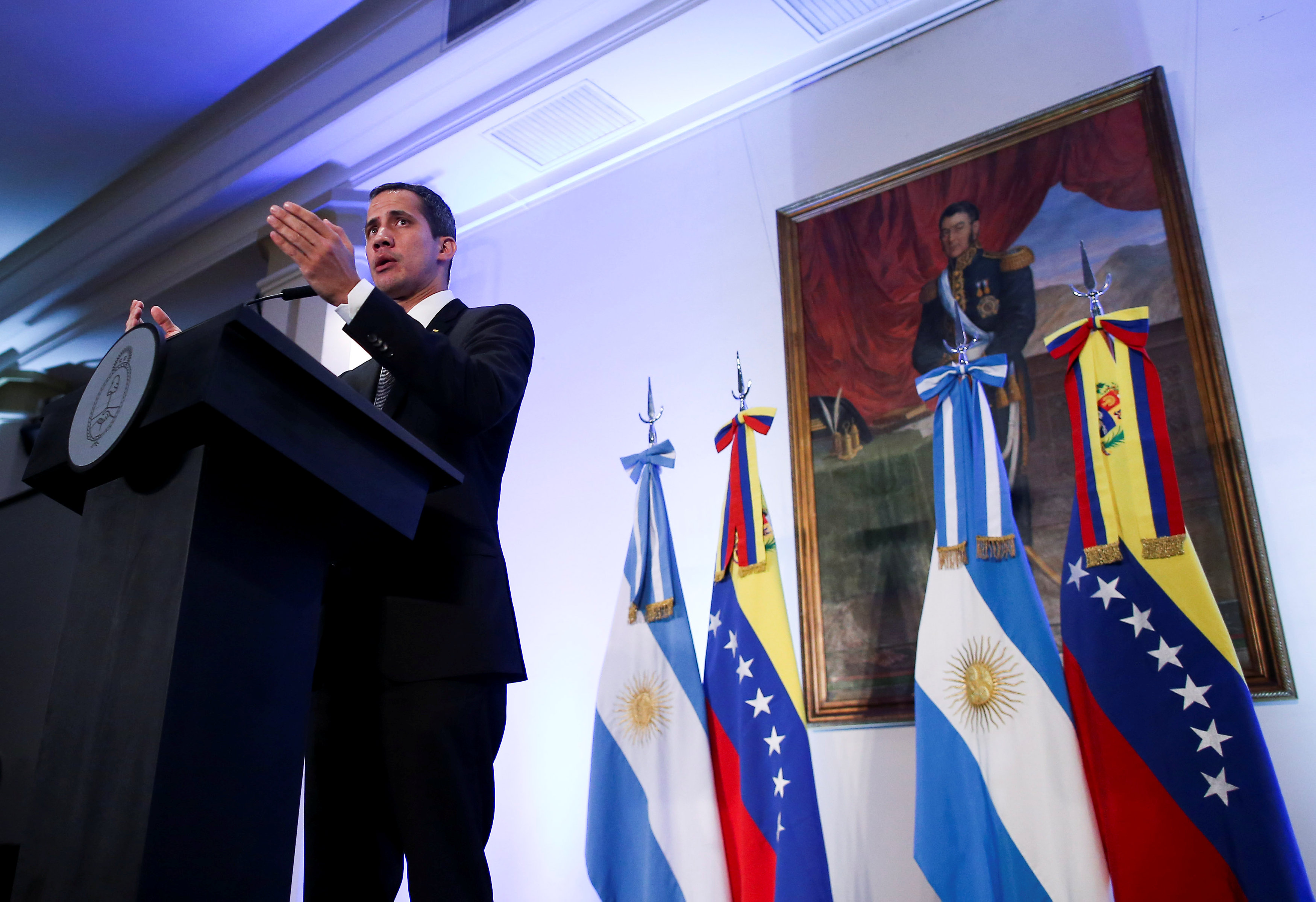 زعيم المعارضة الفنزويلية خوان جوايدو (2)