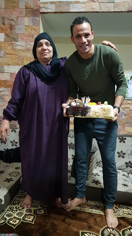 حسام باولو ووالدته