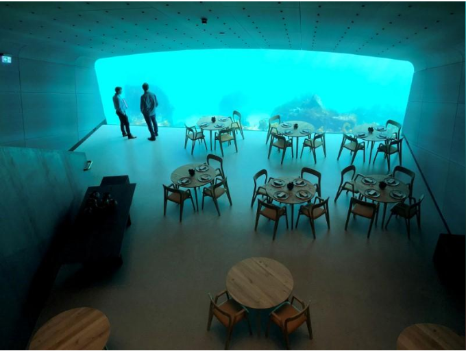 أول مطعم تحت الماء فى أوروبا وتحديدا فى النرويج