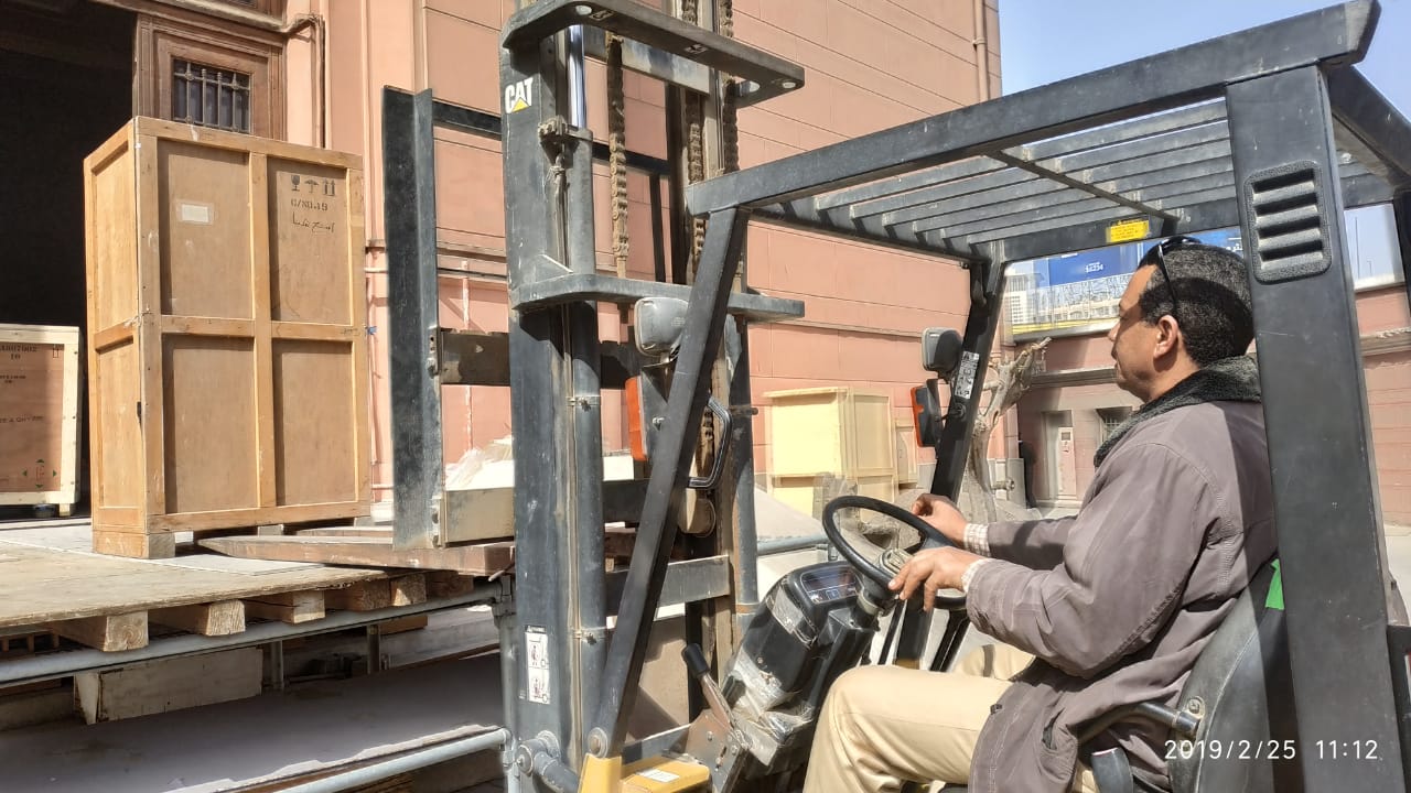 القطع خلال نقلها (11)