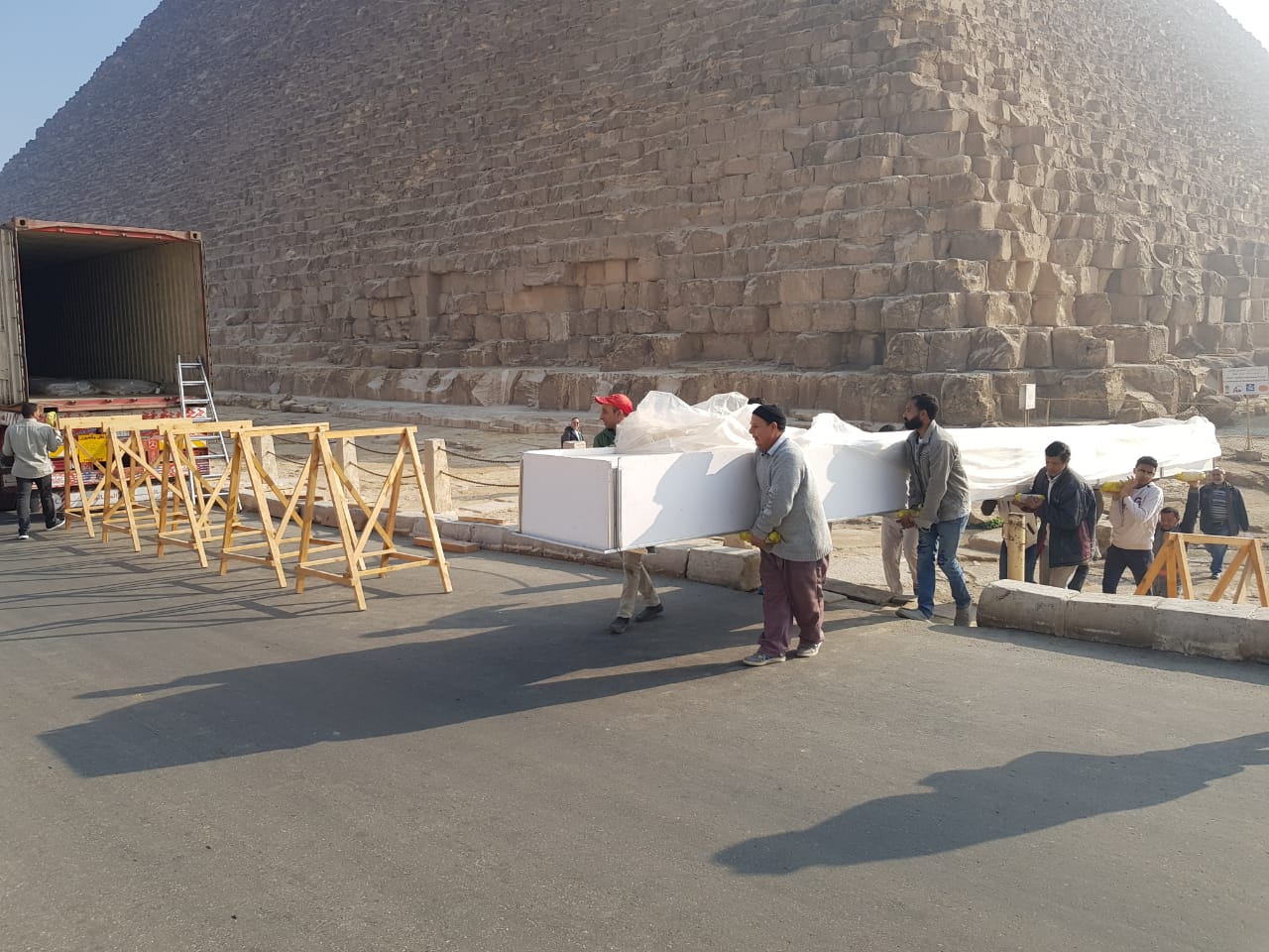 القطع خلال نقلها (2)