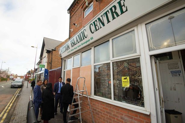 الاعتداء على 5 مساجد (13)