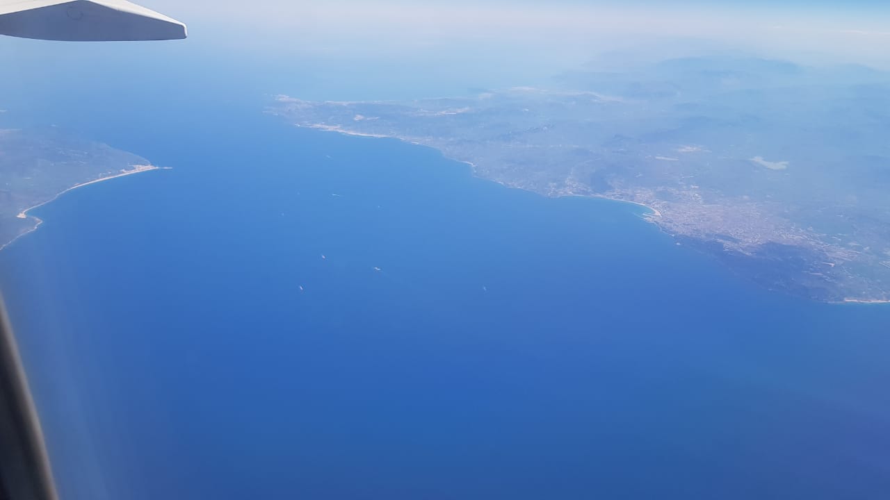 فيديو وصور مضيق جبل طارق الفاصل بين أوروبا وأفريقيا من ارتفاع 11