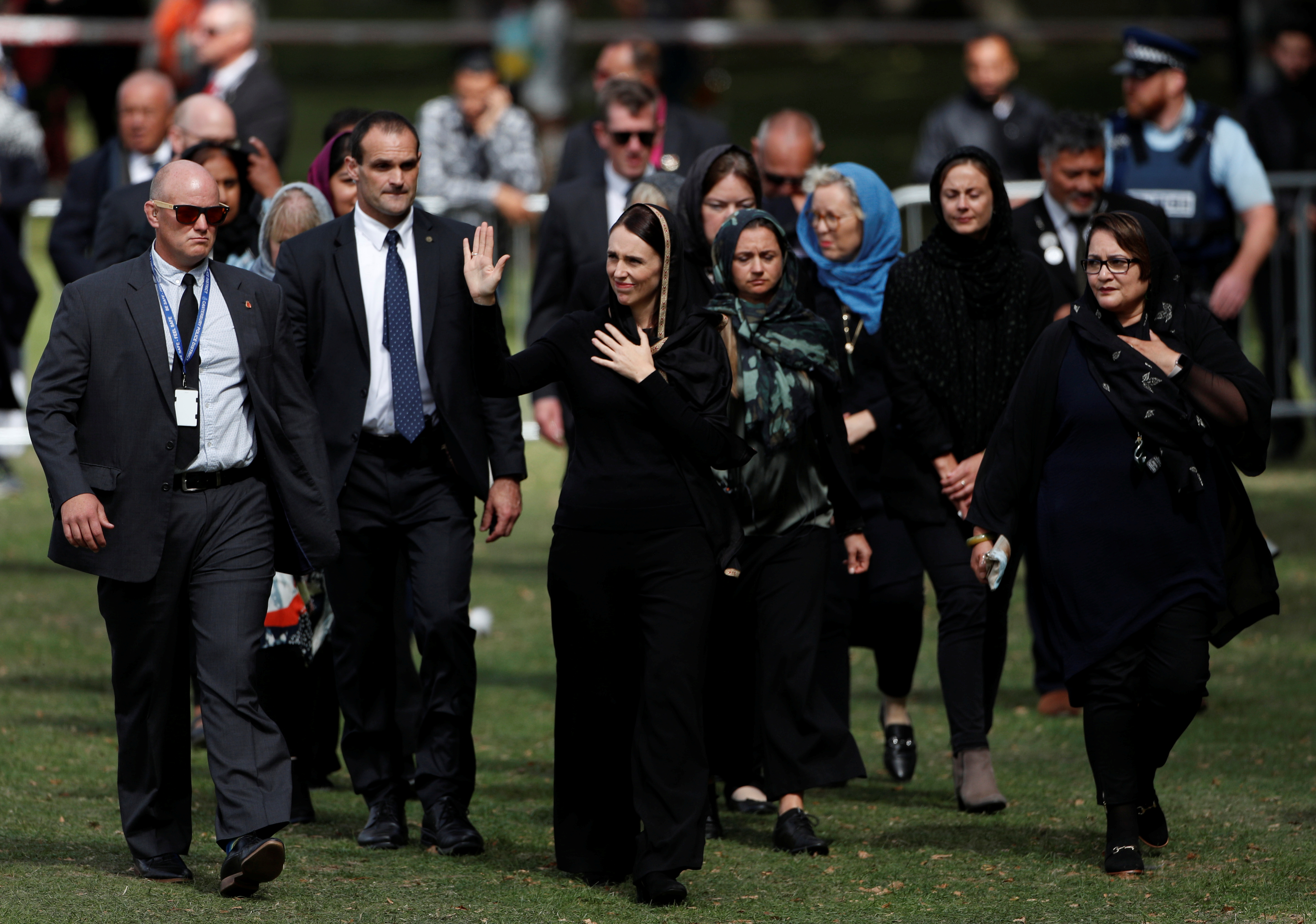 رئيسة وزراء نيوزيلندا تشارك فى أول صلاة جمعة بمسجد النور (6)
