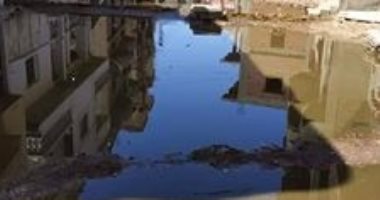 مياه الصرف الصحى تغرق الشوارع بقرية بالبحيرة