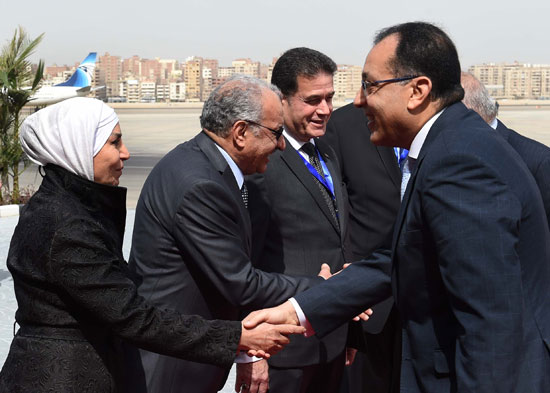 رئيس الوزراء ونظيره العراقى لدى وصوله للقاهرة (6)