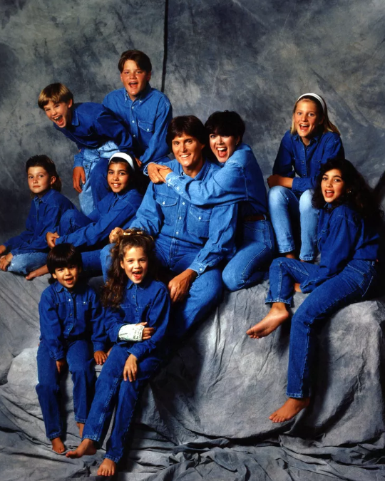 عام 1991 بروس جينر وسط  عائلة  كاردشيان