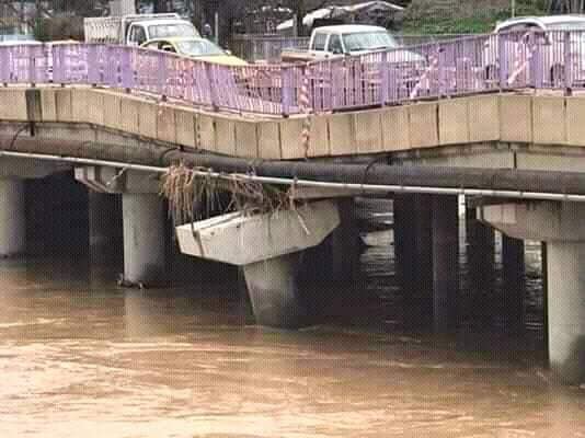 جسر السويس فى الموصل يعانى من أضرار كبيرة قد تؤدى إلى سقوطه