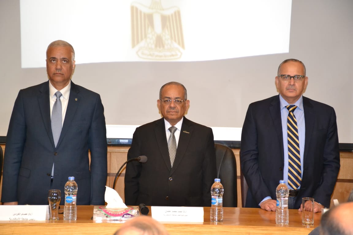 رئيس جامعة الإسكندرية يفتتح مجموعة تطويرات بمستشفى سموحة لطب الأطفال (3)