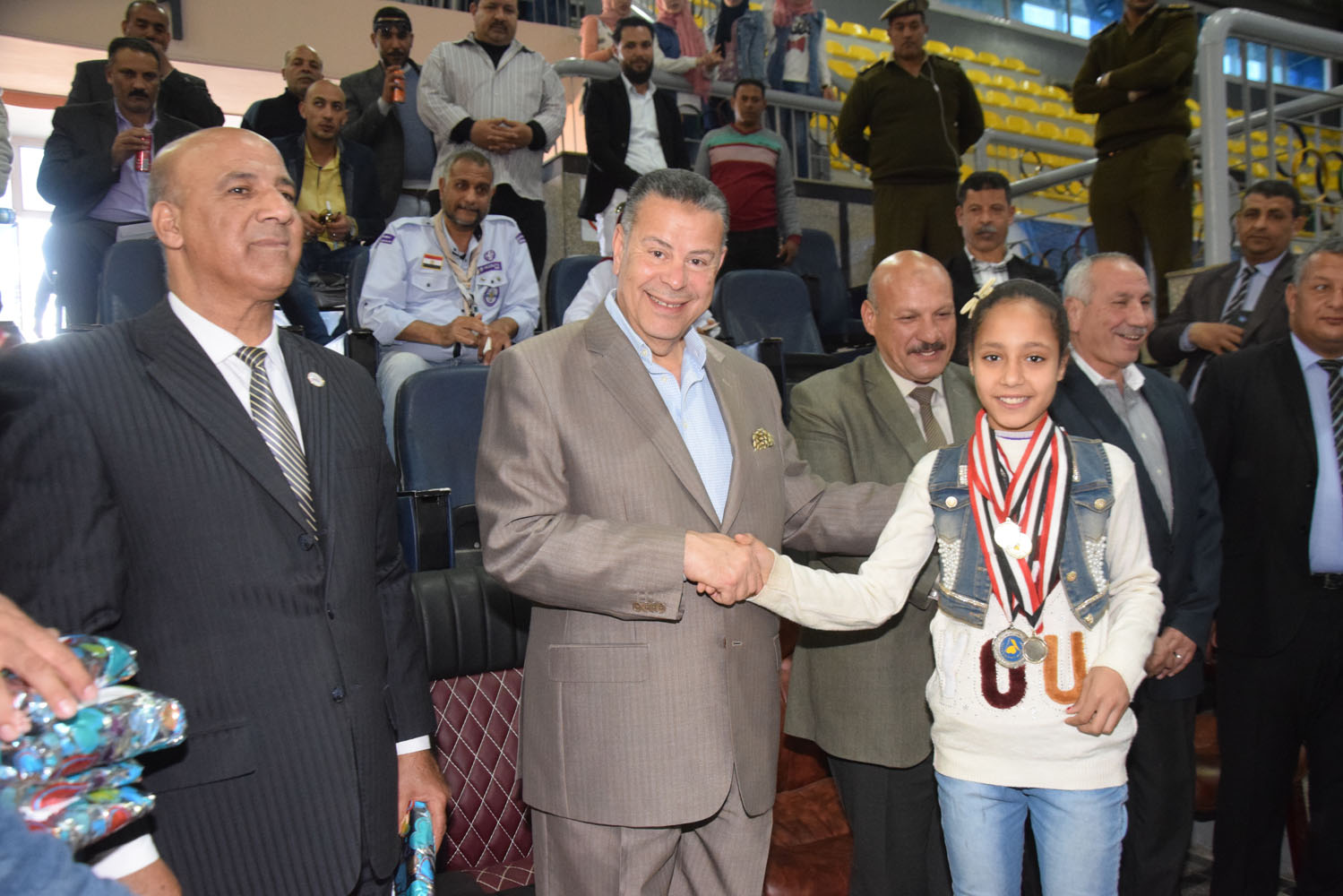 محافظ بني سويف يكرم الفائزين في مسابقات مهرجان الشباب (10)