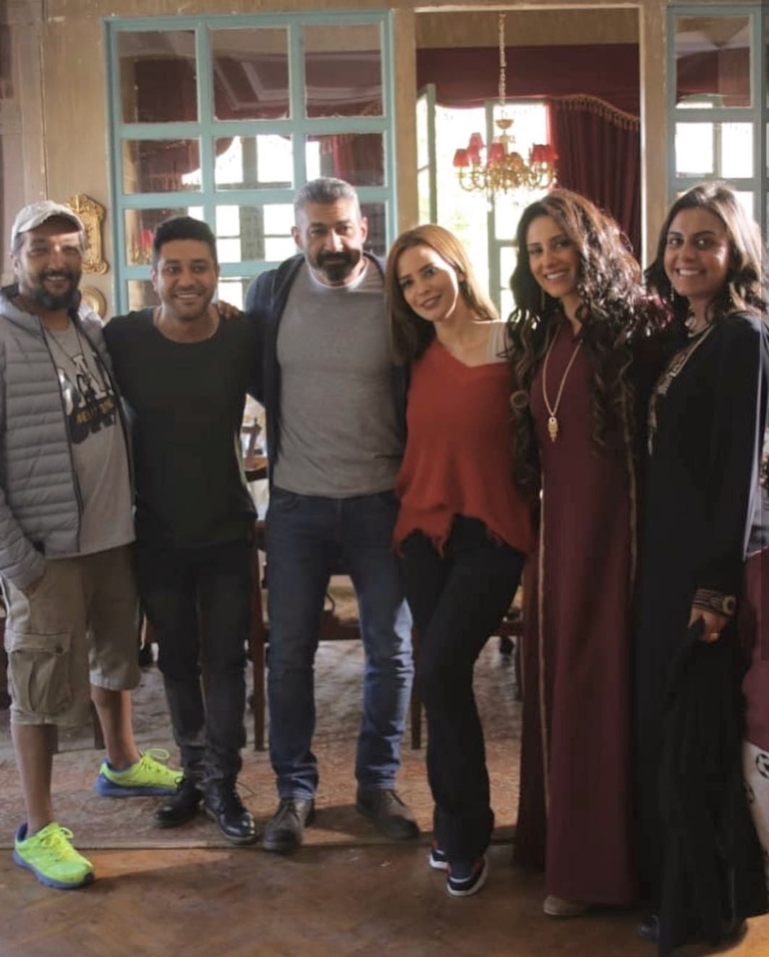 ايمان العاصى مع اسرة المسلسل