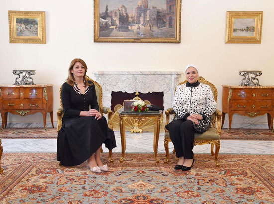 لقاء السيدة انتصار السيسى، قرينة الرئيس عبد الفتاح السيسى، وقرينة الرئيس البلغارى (2)