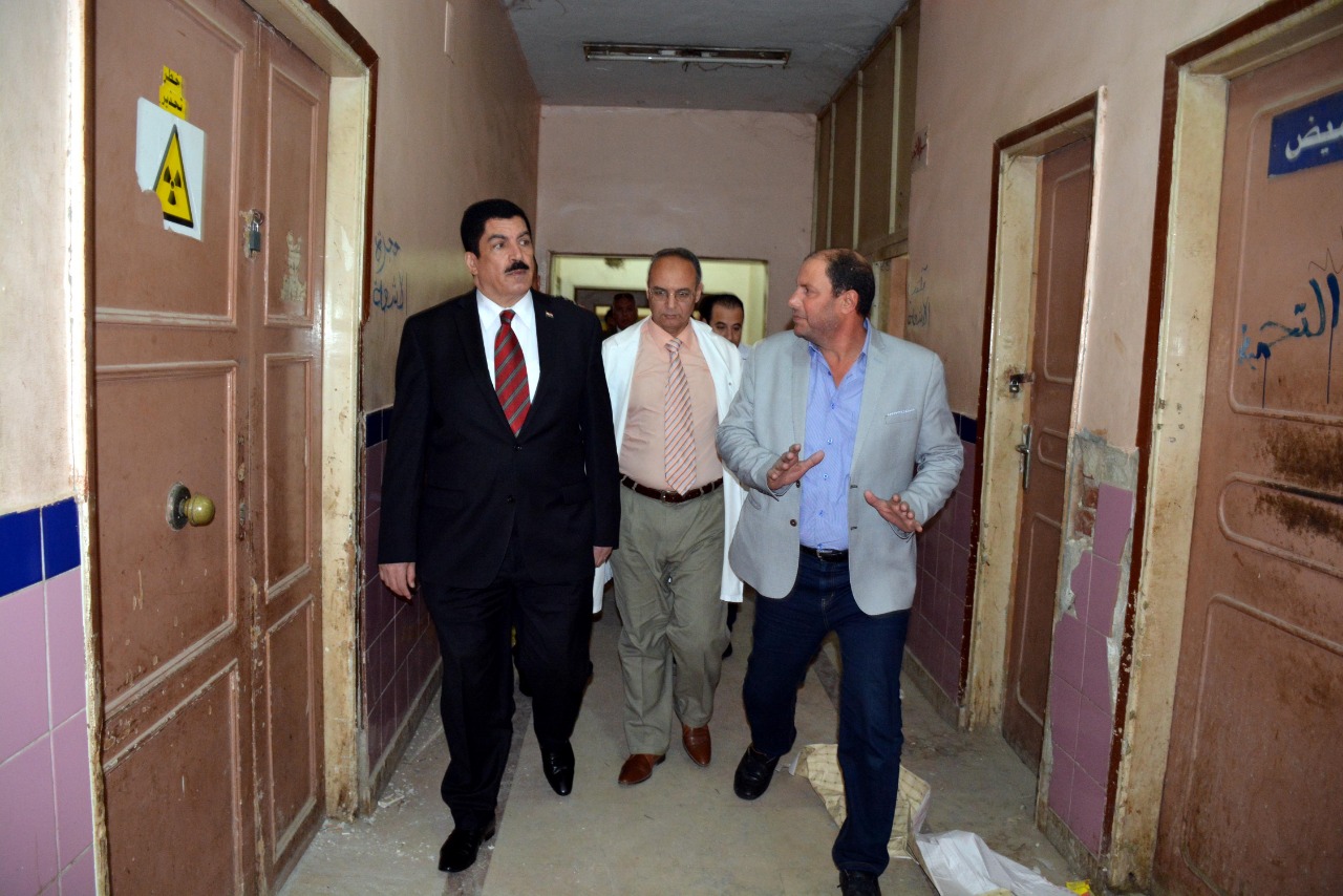 جانب من الجولة التفقدية لمستشفى طوخ قبل هدمها (2)