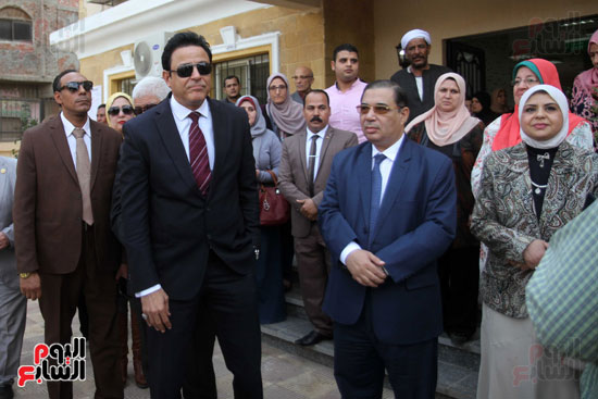 إفتتاح محافظ القاهرة  مركز طبي لخدمة أهالي عزبة نصر (18)