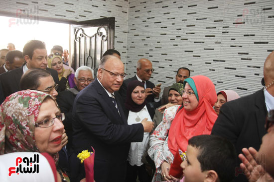 إفتتاح محافظ القاهرة  مركز طبي لخدمة أهالي عزبة نصر (29)