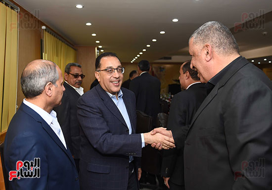 رئيس الوزراء يعقد لقاء مع نواب محافظة الفيوم بحضور القيادات التنفيذية (3)