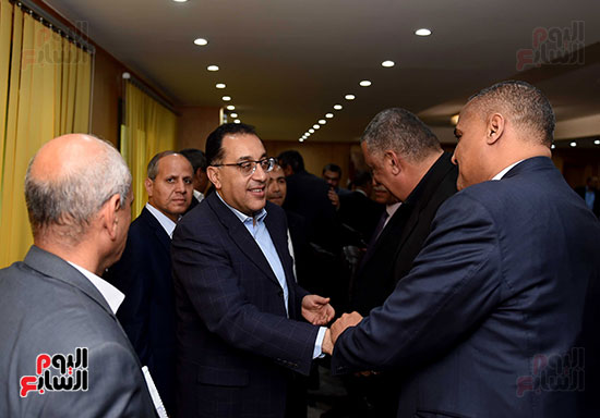 رئيس الوزراء يعقد لقاء مع نواب محافظة الفيوم بحضور القيادات التنفيذية (4)