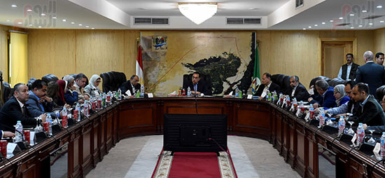 رئيس الوزراء يعقد لقاء مع نواب محافظة الفيوم بحضور القيادات التنفيذية (9)