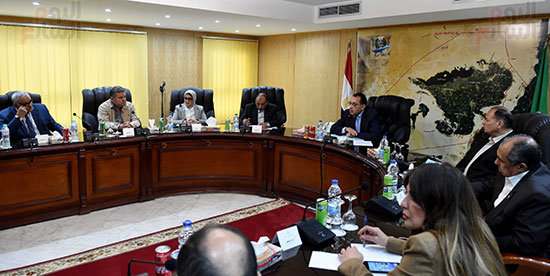رئيس الوزراء يعقد لقاء مع نواب محافظة الفيوم بحضور القيادات التنفيذية (12)