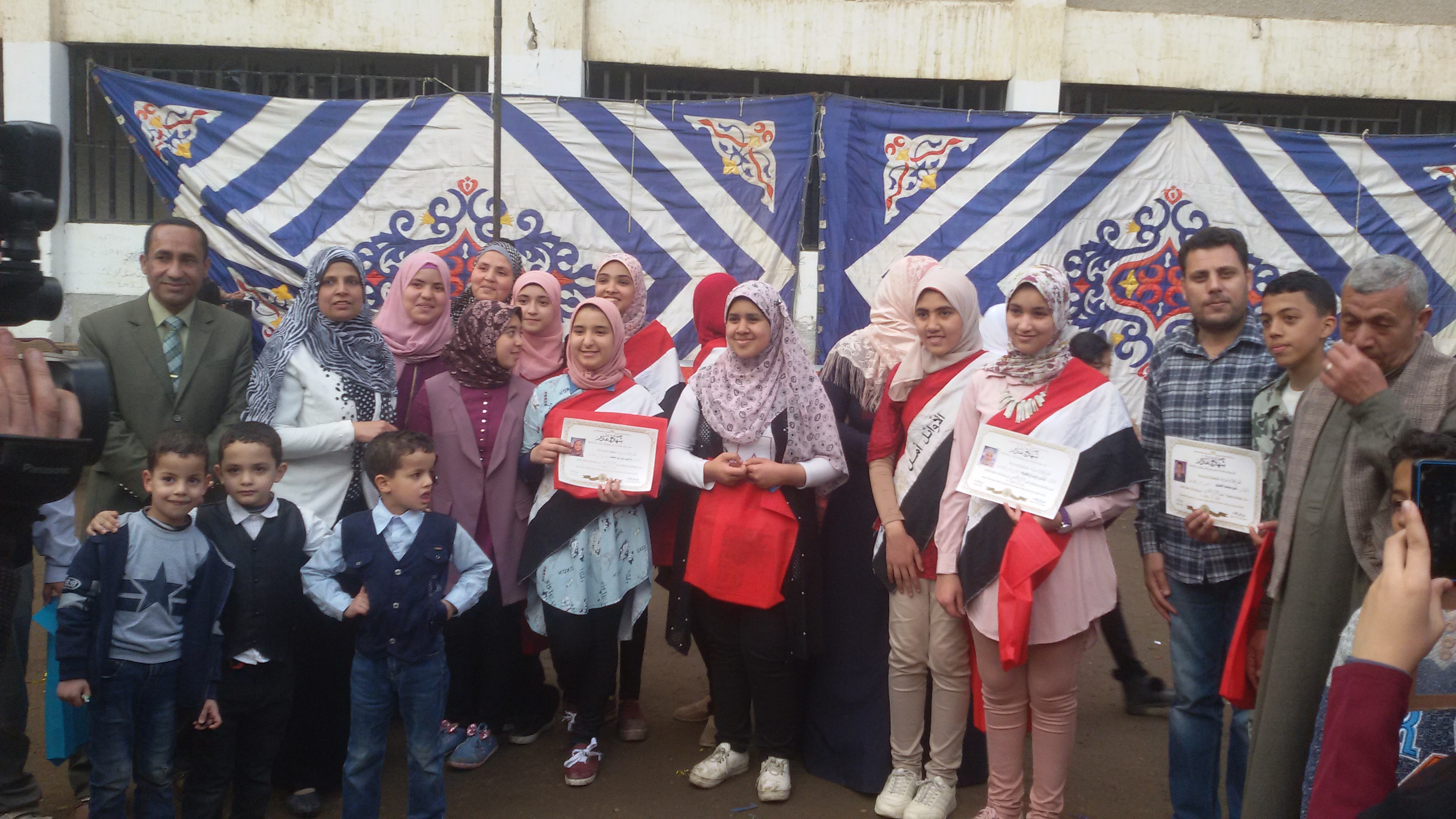تكريم الام المثالية والطلاب (8)