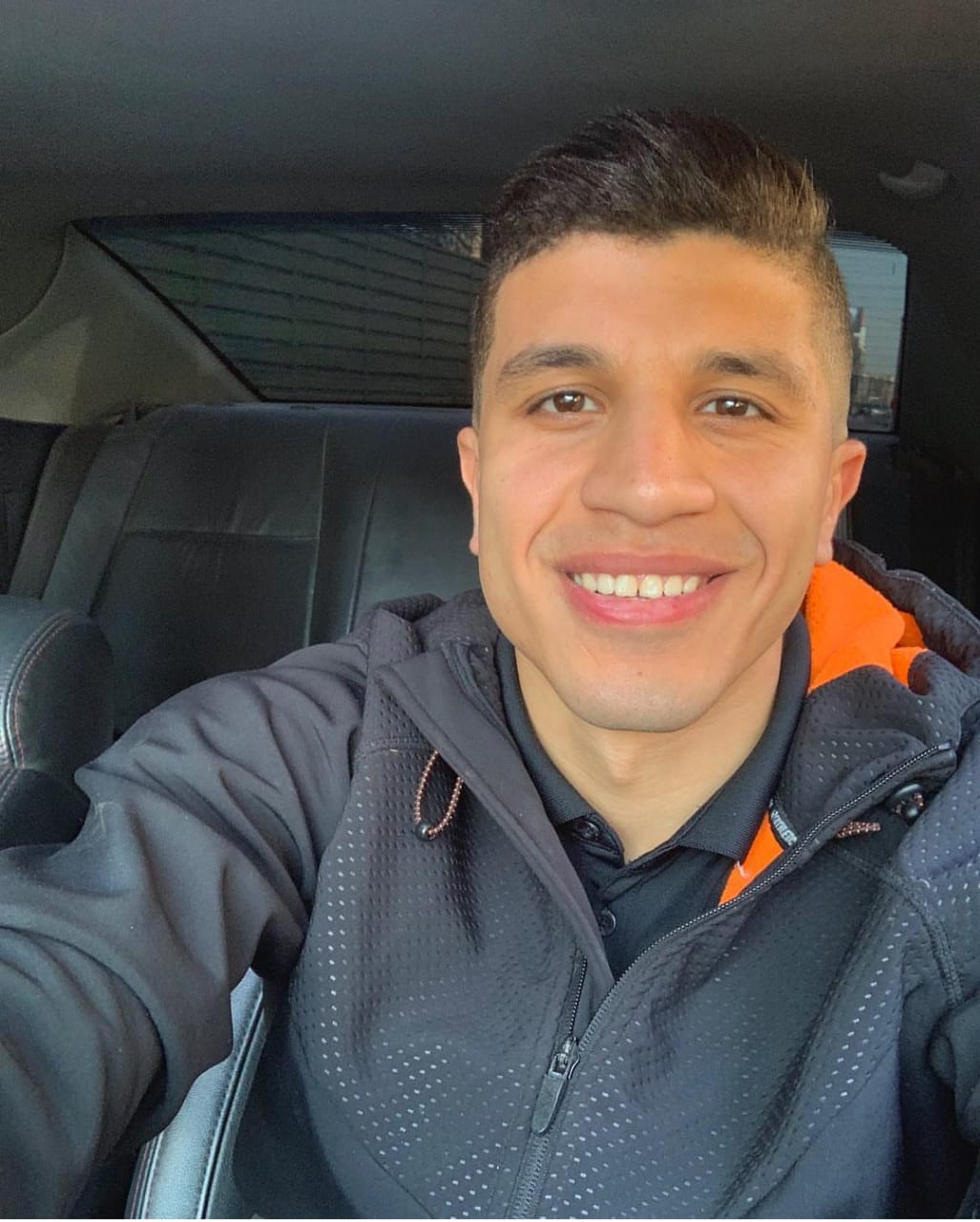 مدارف الزمالك داخل سيارته الخاصة مدارف الزمالك داخل سيارته الخاصة