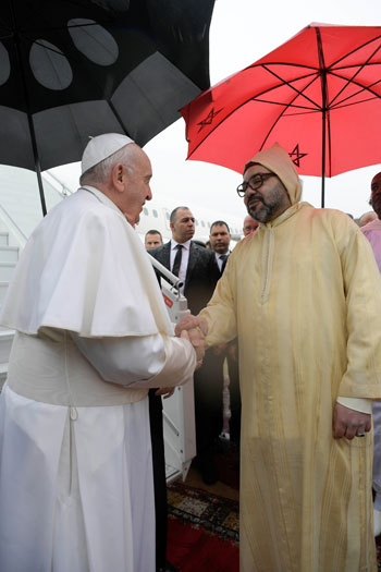 الملك-محمد-السادس-فى-استقبال-البابا-فرانسيس-بالمغرب-(6)