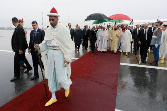 الملك-محمد-السادس-فى-استقبال-البابا-فرانسيس-بالمغرب-(21)
