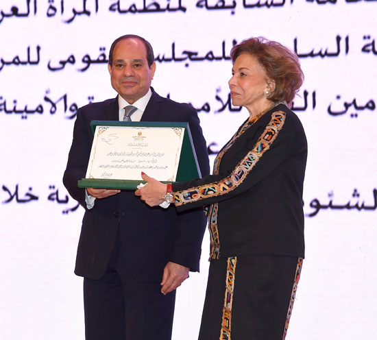 احتفالية المجلس القومى للمرأة لتكريم المرأة المصرية والأم المثالية (6)