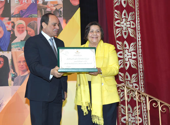 احتفالية المجلس القومى للمرأة لتكريم المرأة المصرية والأم المثالية (7)