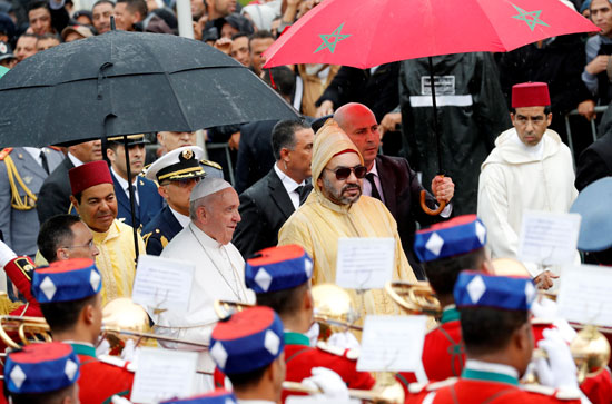 الملك-محمد-السادس-فى-استقبال-البابا-فرانسيس-بالمغرب-(11)