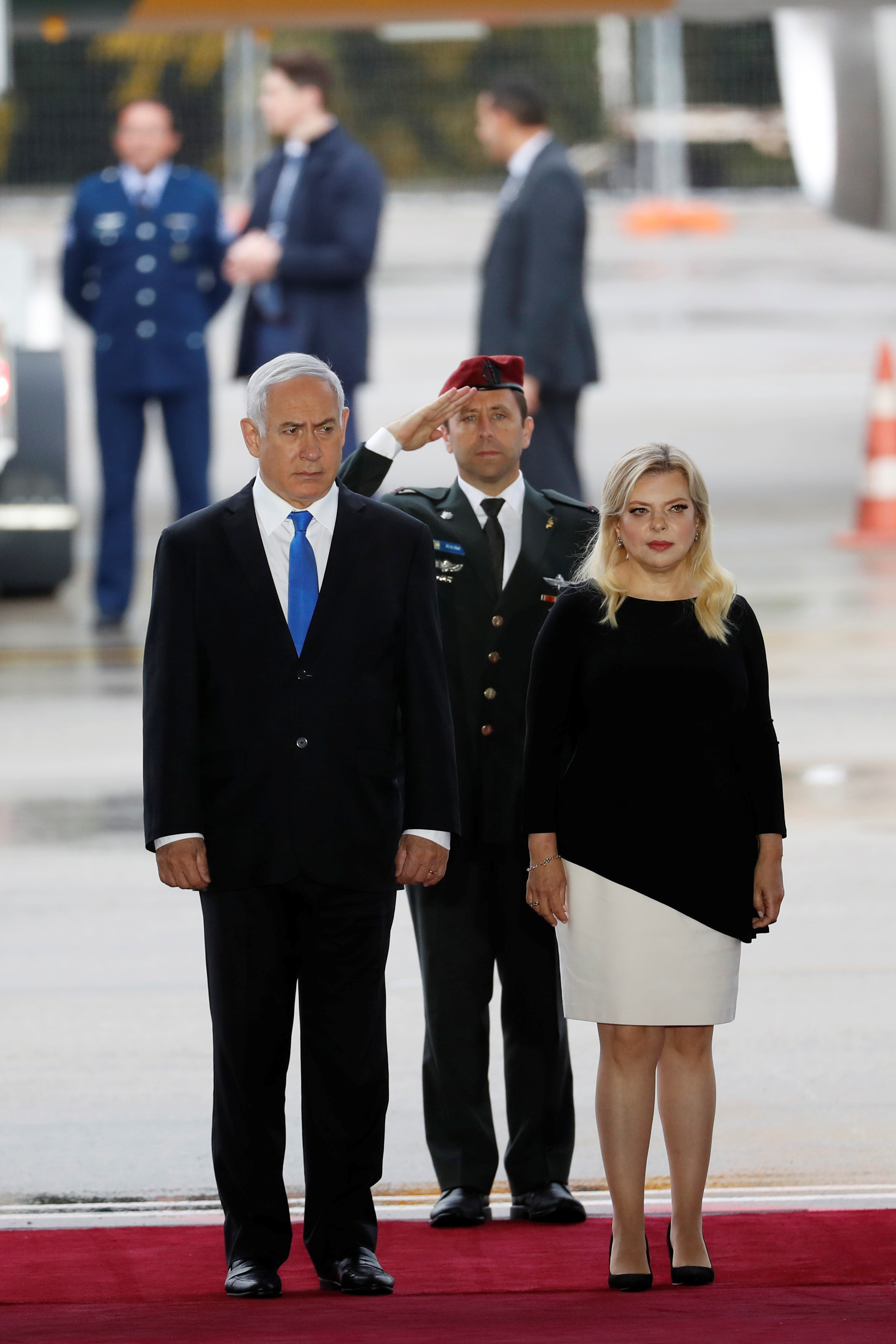 نتنياهو وزوجته بانتظار الرئيس البرازيلى