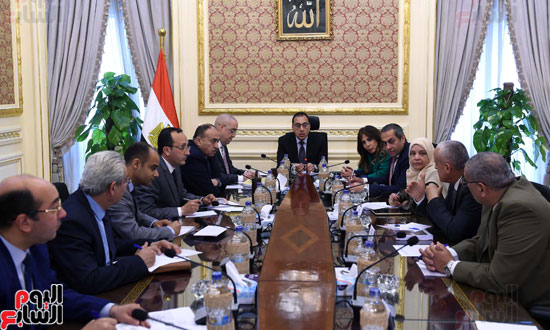 اجتماع رئيس الوزراء بوزير الاسكان (2)
