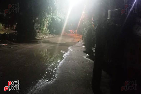 أمطار غزيرة تتسبب فى غرق الشوارع بالقليوبية (1)