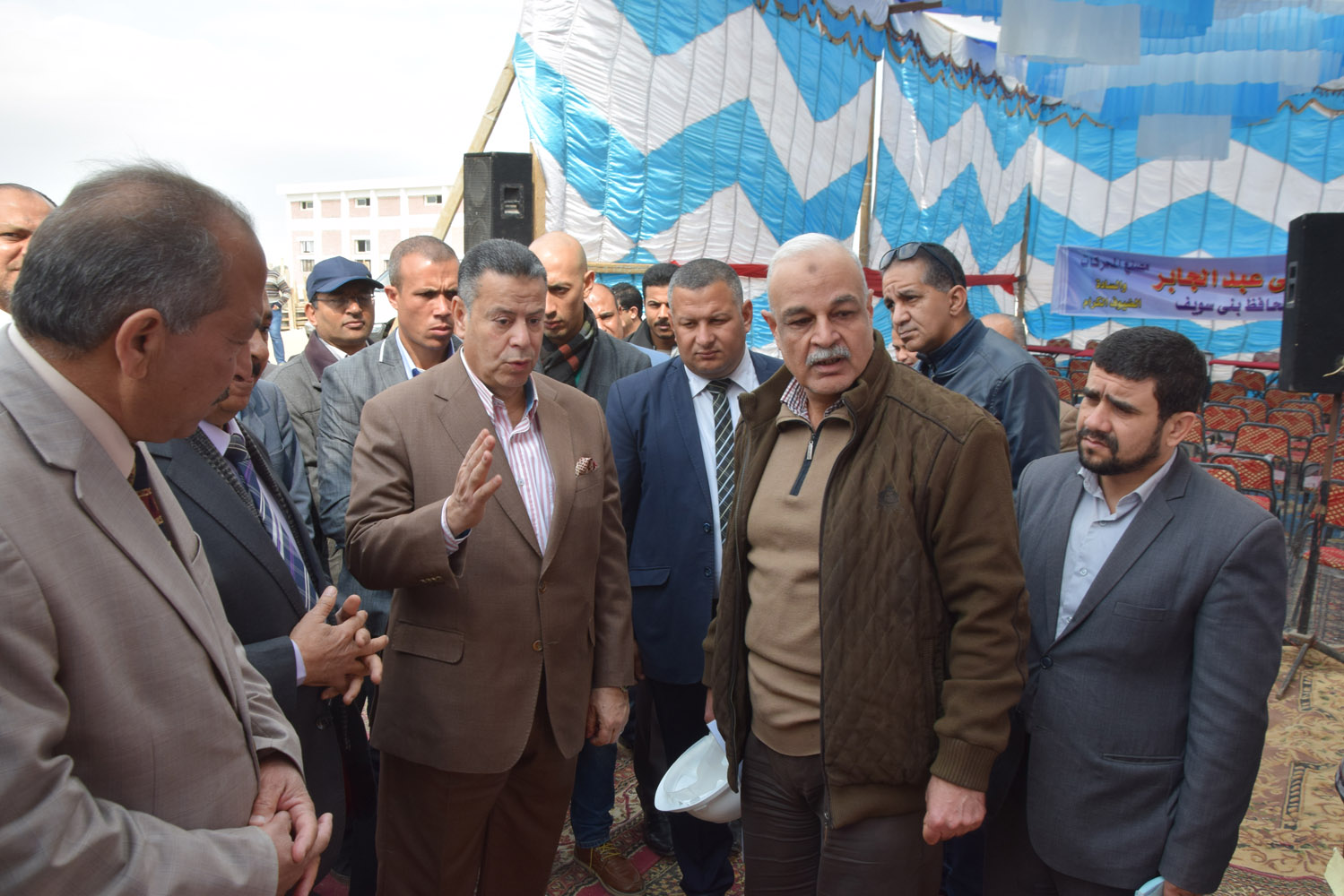 محافظ بنى سويف يتابع مشروع توسعات محطة معالجة صرف صحى أبو صير (2)