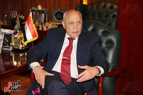 غادة عبد الرحيم ومصطفى رجب رئيس اتحاد الجاليات المصرية بأوروبا (3)