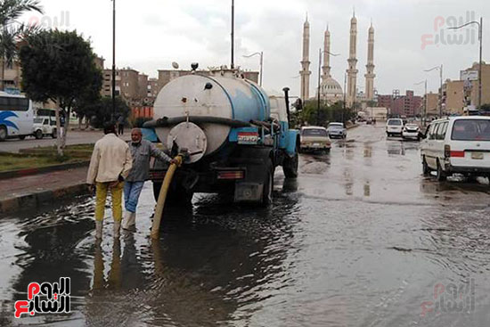 شفط-مياه-الأمطار-من-شوارع-السويس