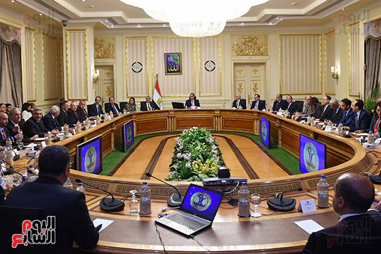 رئيس الوزراء يلتقى ممثلى 40 شركة أمريكية تعمل فى مصر (6)