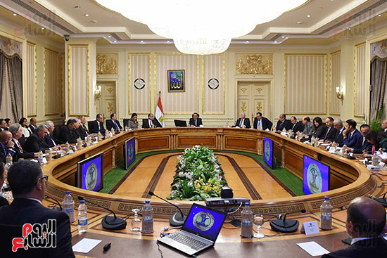 رئيس الوزراء يلتقى ممثلى 40 شركة أمريكية تعمل فى مصر (7)