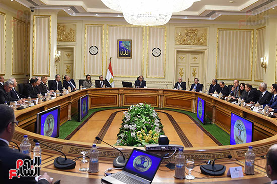 رئيس الوزراء يلتقى ممثلى 40 شركة أمريكية تعمل فى مصر (8)