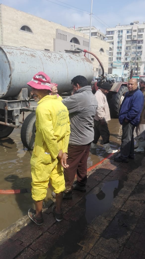 شفط مياه الأمطار من شوارع محافظة الشرقية (1)