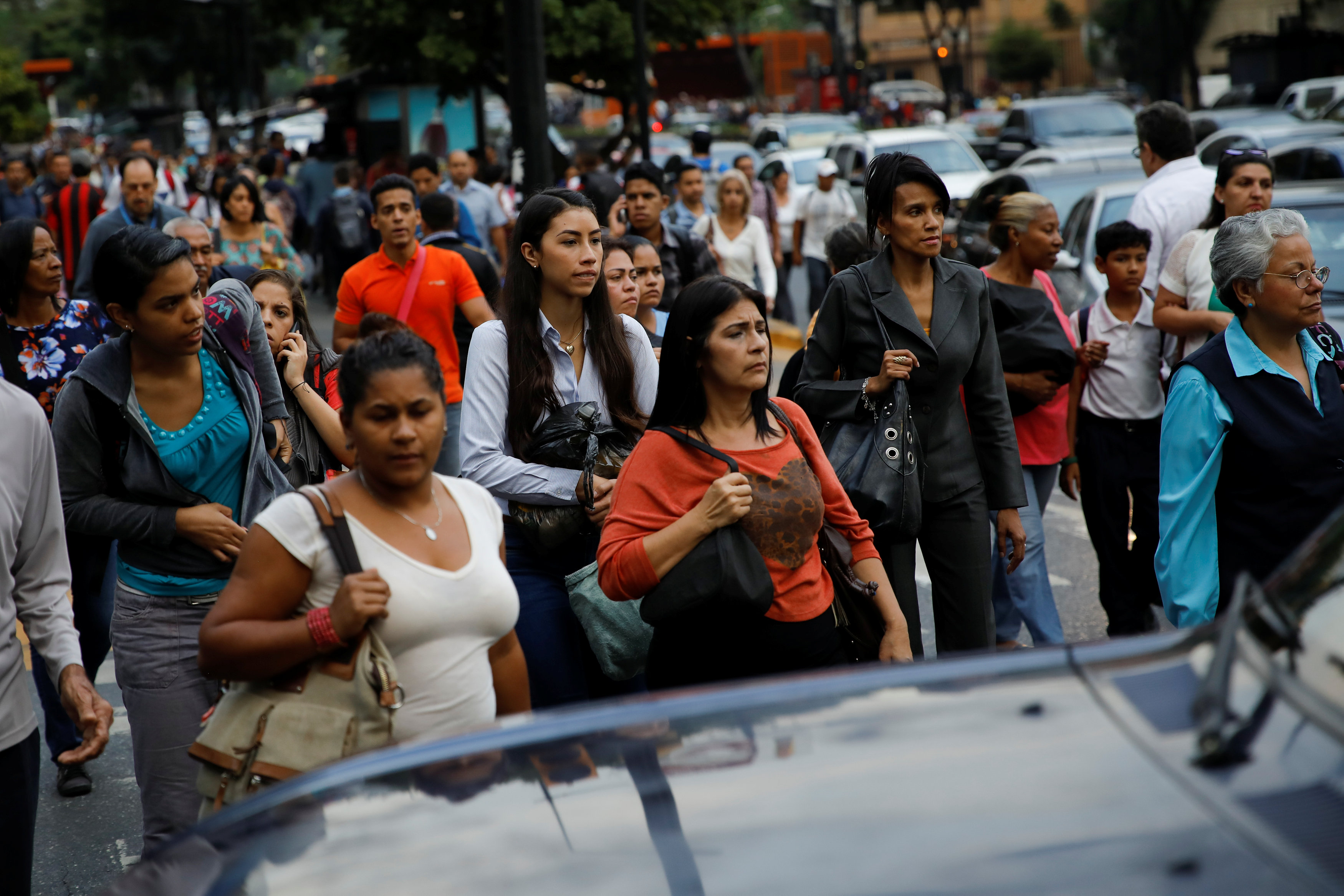 استمرار انقطاع الكهرباء عن العاصمة  الفنزويلية  كاراكاس  (3)