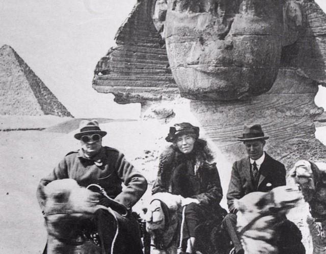 عالمة الآثار والمستكشفة والباحثة جيرترود بيل فى مصر