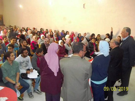 انطلاق ماراثون المراجعات المجانية بمدارس الإسكندرية (4)