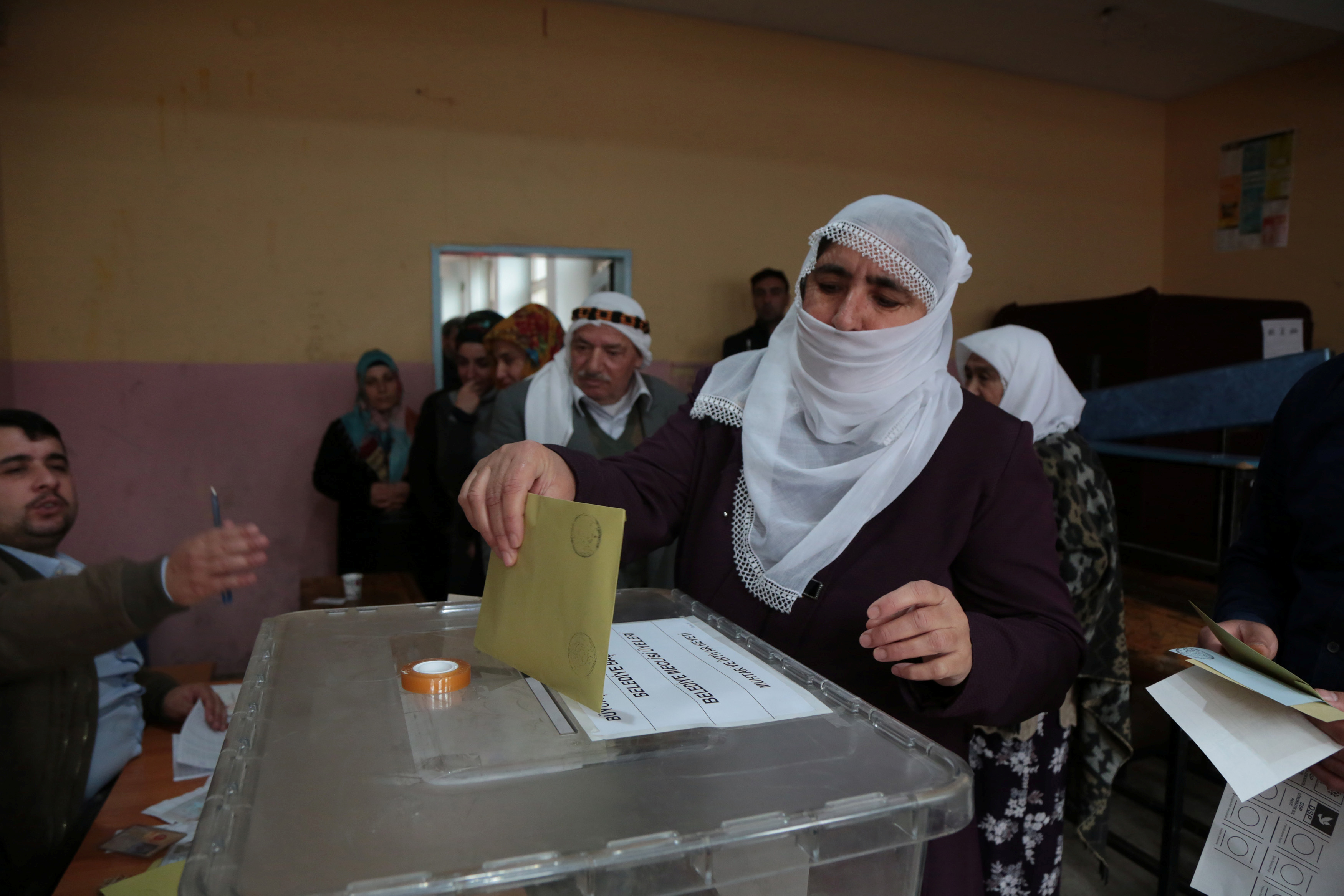 عمليات الاقتراع فى الانتخابات التركية