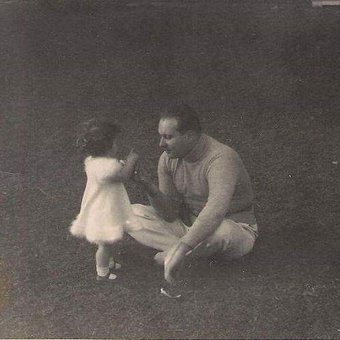 الملك فاروق مع ابنته