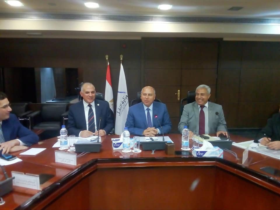 اجتماع وزيرا الرى والنقل ومحافظ أسوان  (2)
