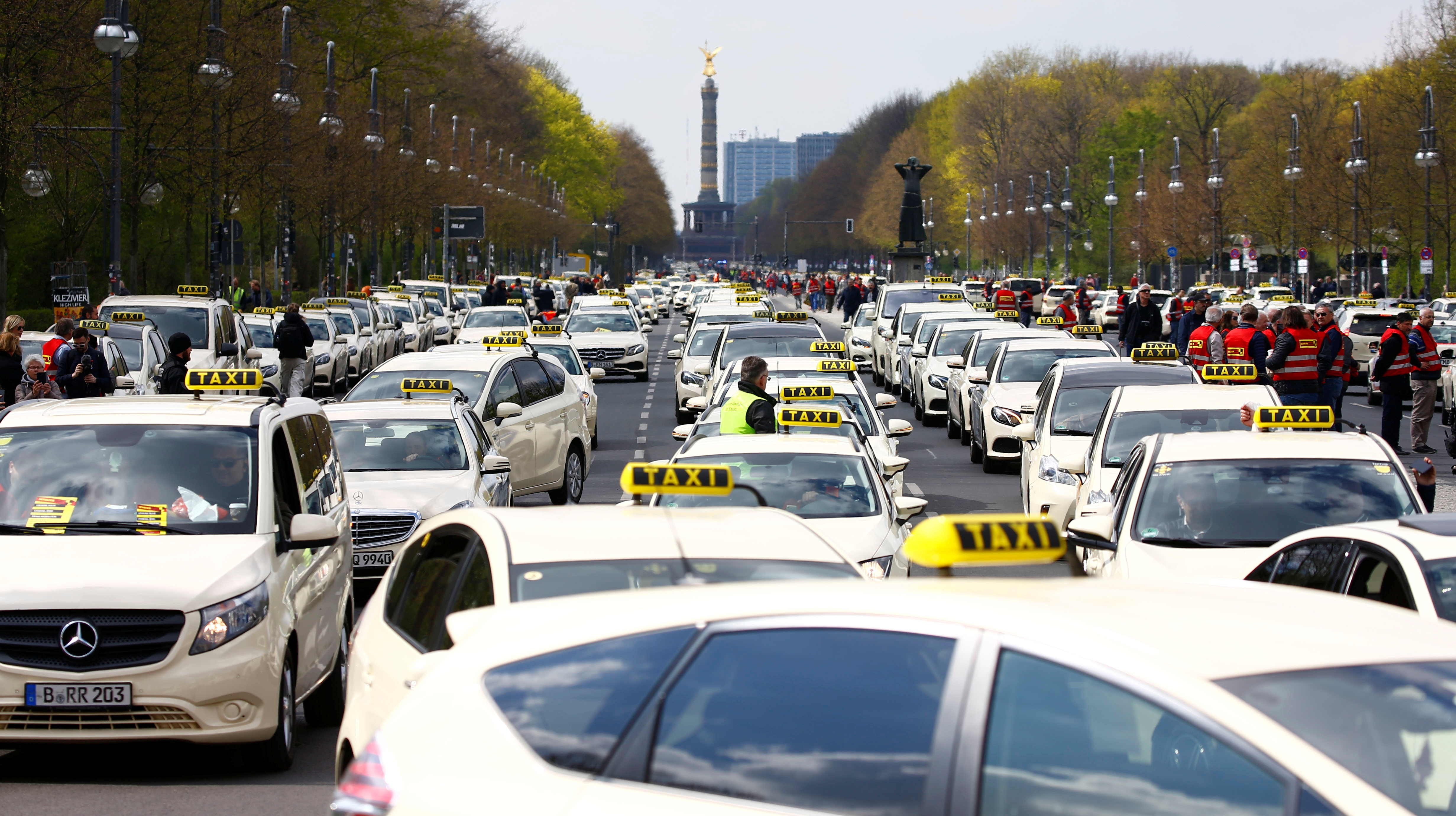 انتفاضة التاكسى تشل برلين (4)