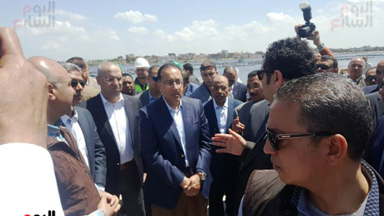 رئيس الوزراء يتفقد أعمال أول ميناء للصيد برشيد (6)