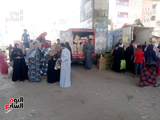 مدير أمن المنوفية يتفقد معرض السلع والمنتجات بمدينة بركة السبع (1)